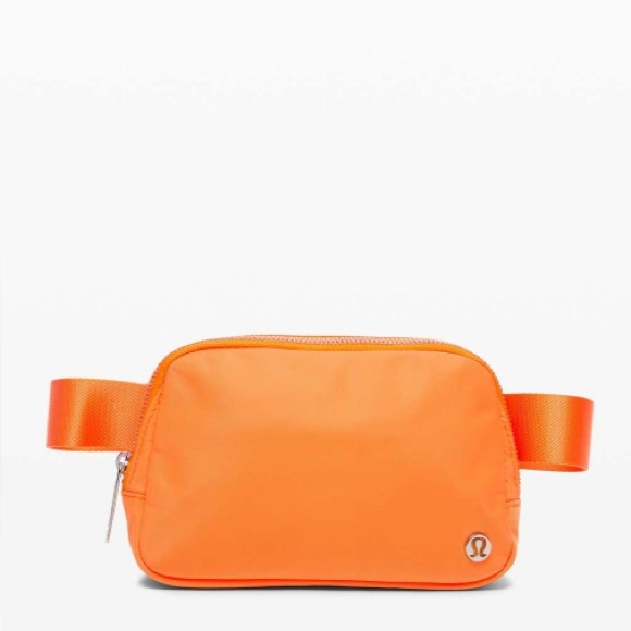NWT -Lululemon Everywhere Belt Bag *1L
Tiger - Picture 1 of 3